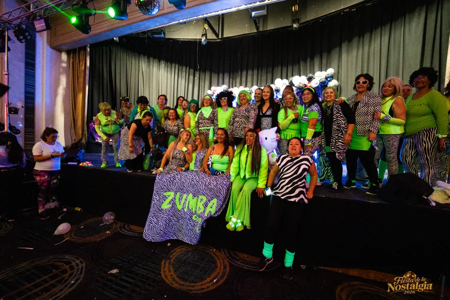 Grupo reunido sobre el escenario